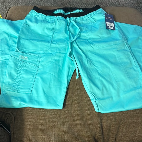 Scrub bottoms Cherokee - Picture 1 of 3